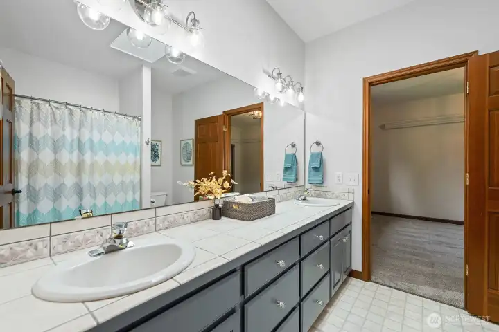 Jack-n-Jill bathroom