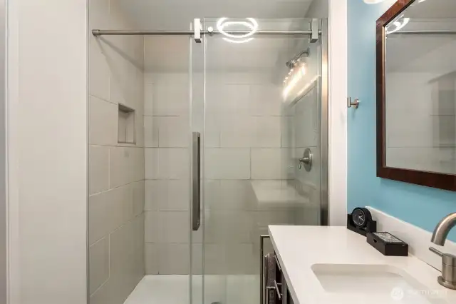 2nd primary 3/4 bath