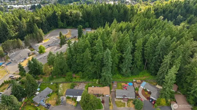 Shelton View trail access is behind the property