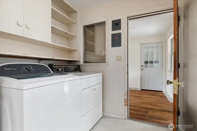 washer/dryer stay