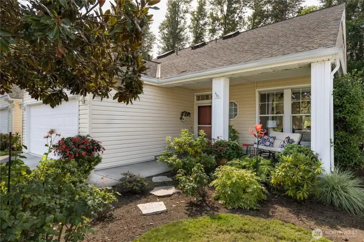 Covered entry & front porch