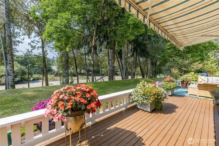 Retractable awnings
