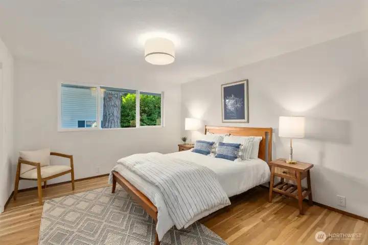 Primary ensuite bedroom on upper level
