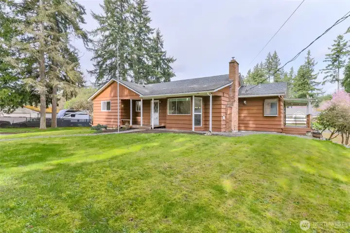 Beautiful level front yard.