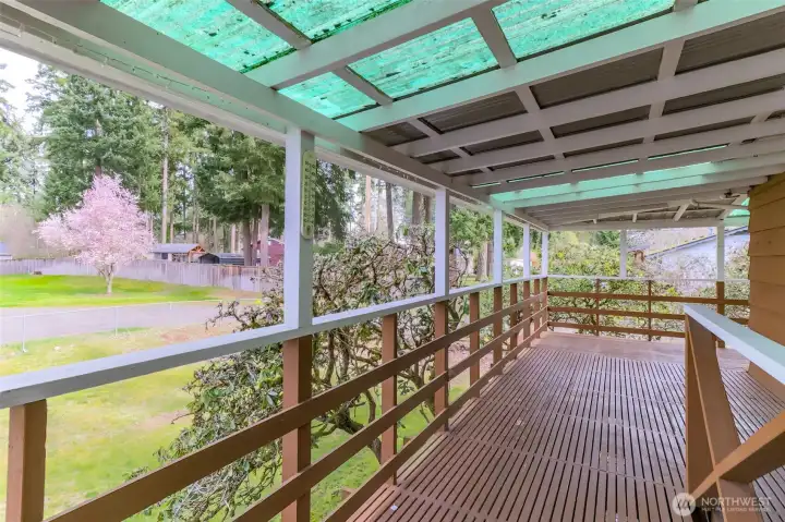 Plenty of room for all your plants, outdoor furniture and bbq's!