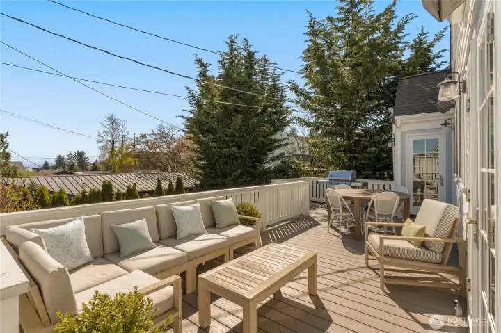 Great Patio for entertaining