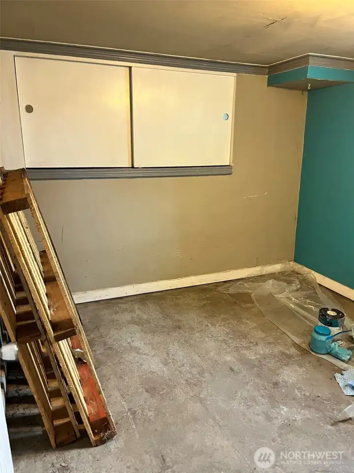Hobby/Enclosed room