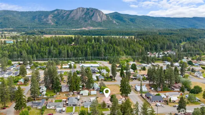Take in the beauty of the surrounding area, with Peoh Point serving as a stunning local backdrop.