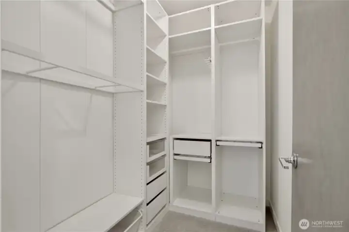 walk-in-closet