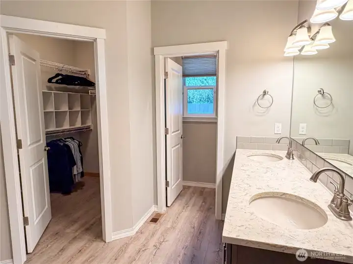 Big walk-in closet Big walk-in closet