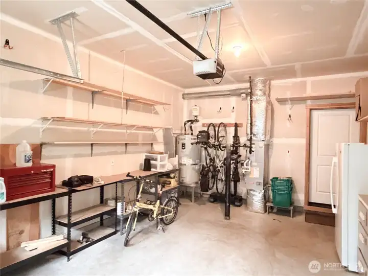 Nice garage set up as well Nice garage set up as well