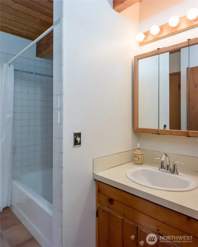 Main level full bathroom