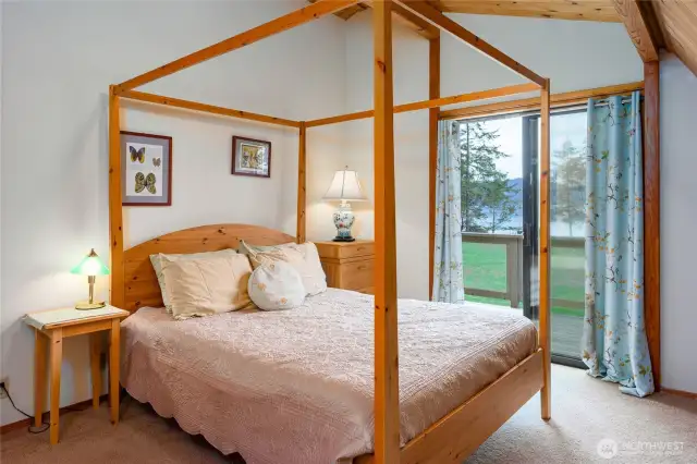 Upper level primary bedroom