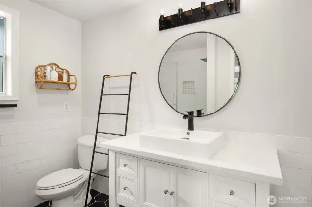 Full Bathroom upstairs