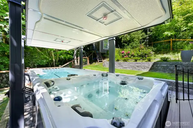 Electronic top for hot tub and lap pool