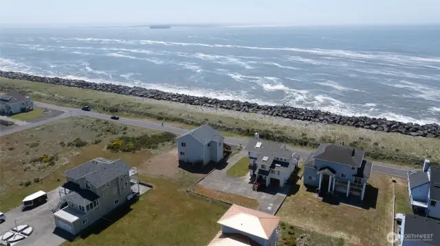 Watch shipping traffic, whales, bird life, all from the sanctuary of your own private home.