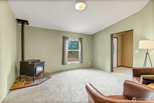 Den/sitting room off of primary bedroom