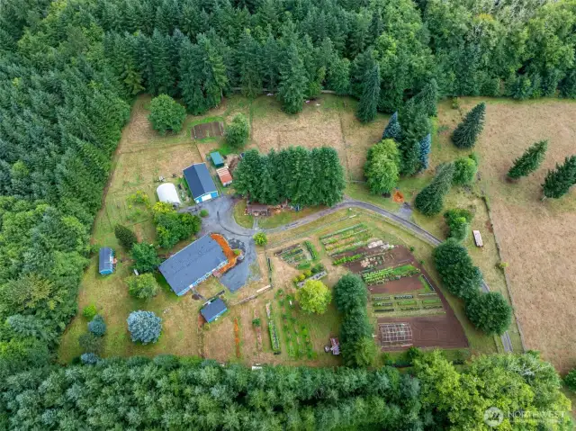 Five BEAUTIFIL Acres!