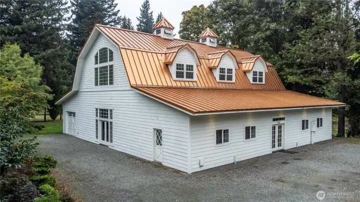 6,500+ SqFt Barn/Shop/Venue Space!