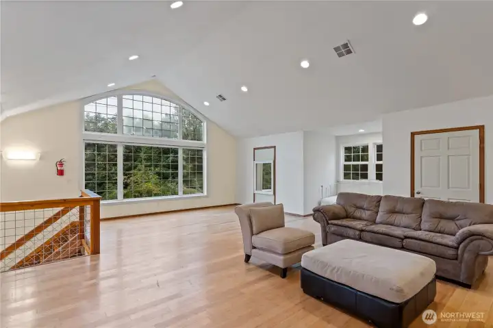 Upstairs w/it's own 3/4 bathroom