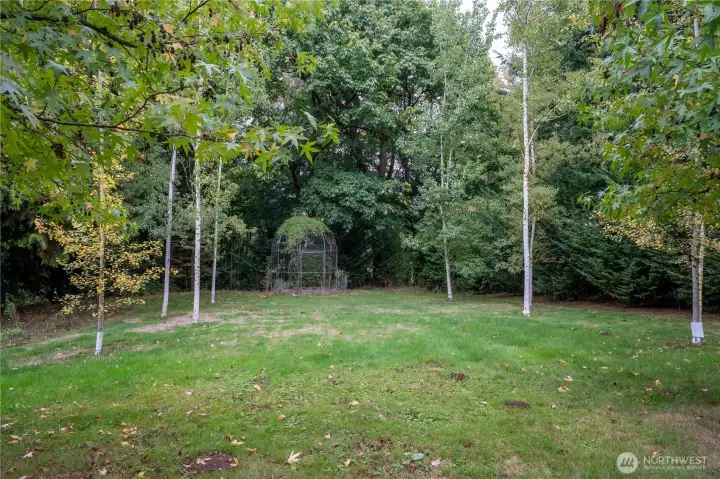 Garden space #1 w/aviary
