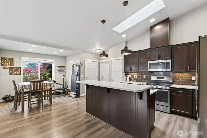 Kitchen Dining Area