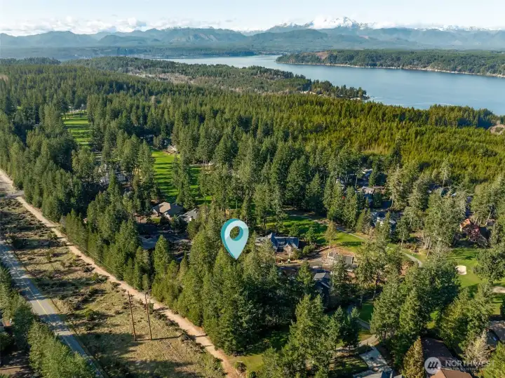 Aerial photo showing proximity to Hood Canal recreation.