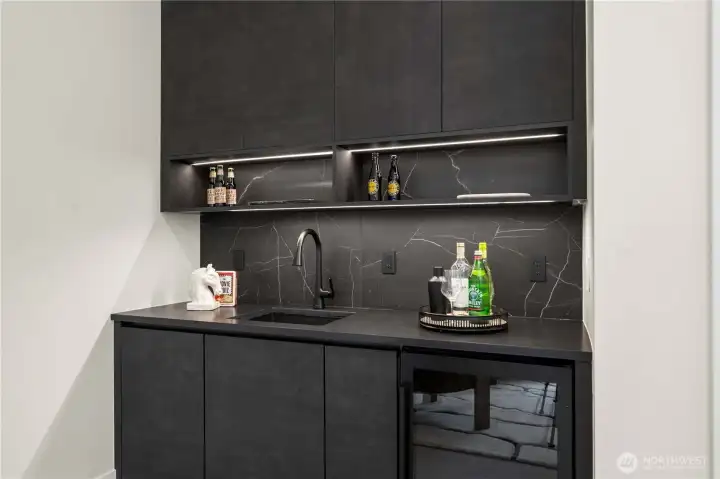 Bonus room with wet bar and beverage cooler