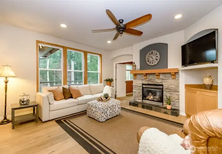 rec room next to kitchen and dinette