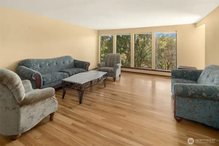 Natural light abounds