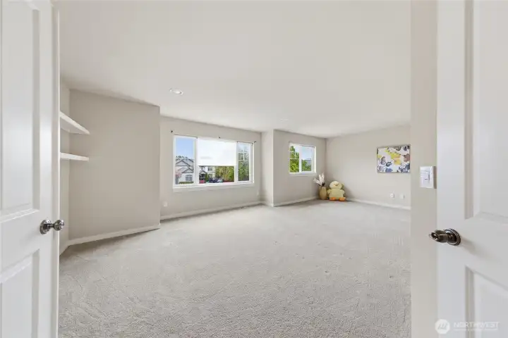 Oversized bonus room