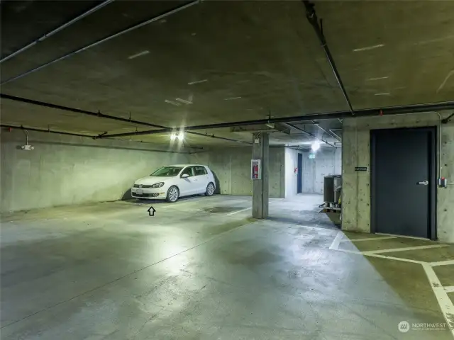 Spacious parking spot