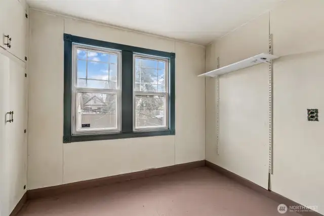 large mud room off the kitchen