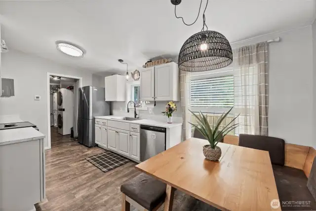 White Soft Close Cabinetry, Updated Fixtures, & New SS Applcs!
