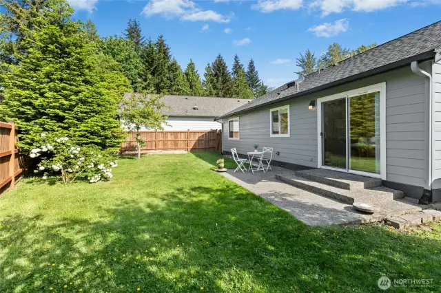 Easy maintenance back yard fully fenced!