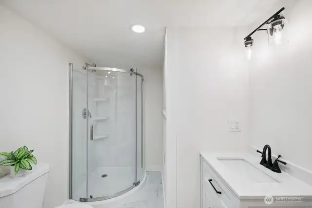 Bathroom #3 in the 2nd unit