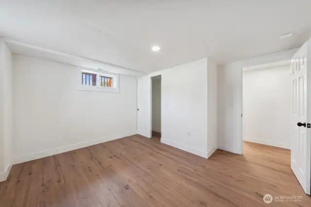 Room in the 2nd Unit