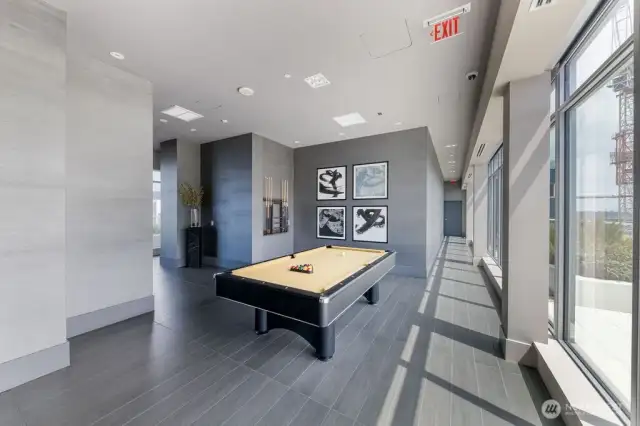 41st floor Billiards/Bar/Lounge