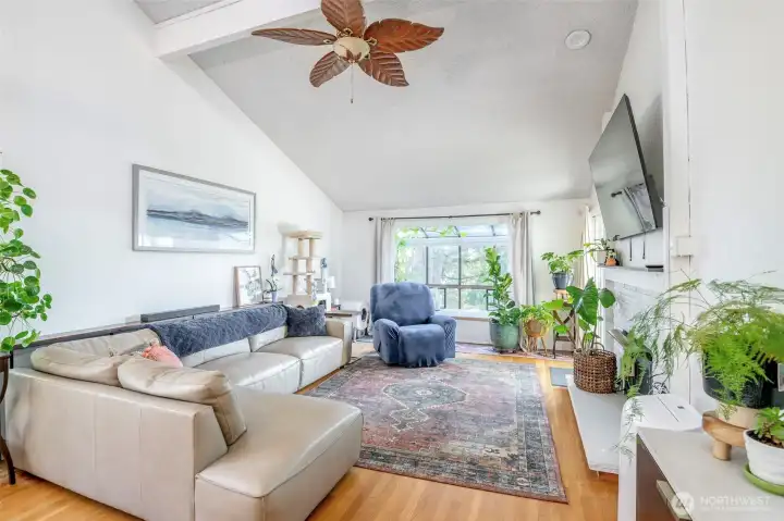 Welcome to unit D31 at Sunwood Condominiums.