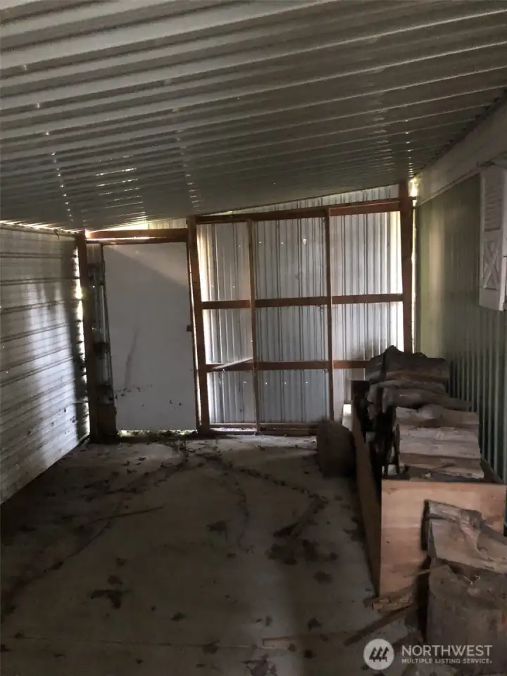 Covered & inclosed back porch