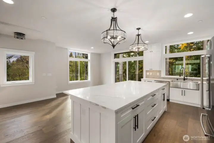 Premium 3cm quartz surfaces carried throughout the home