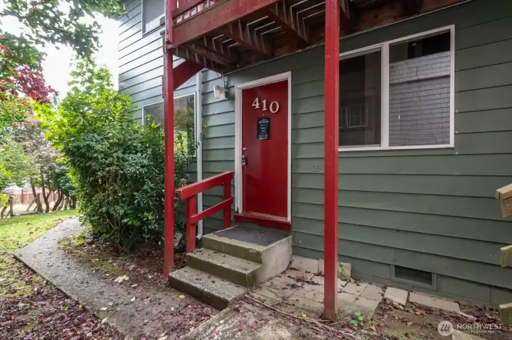Lower unit entry