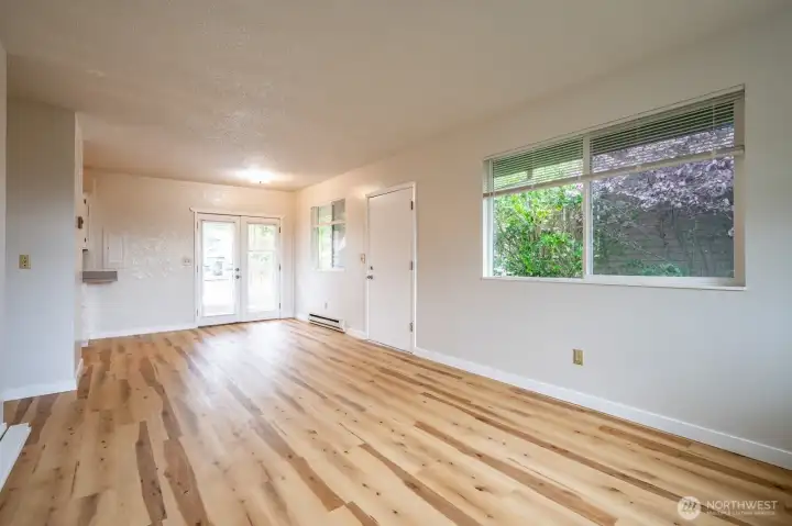 Upper unit Livingroom