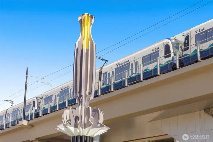 10mins to Lynnwood Lightrail Station