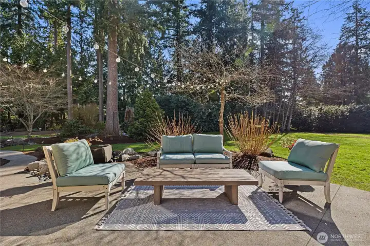 This photo still depicts dormant plants. It's bright spring green now!