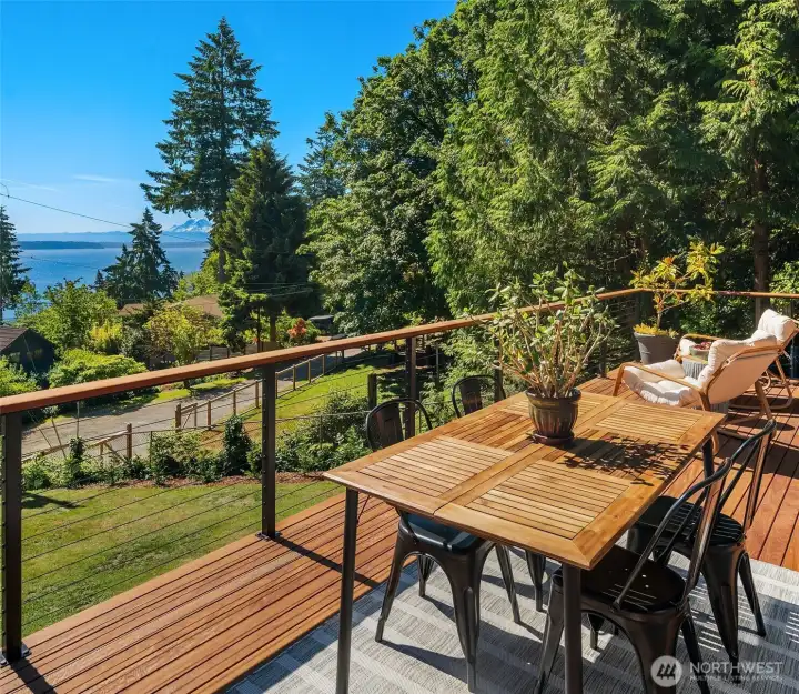 Ipe decking with room for dining and lounging