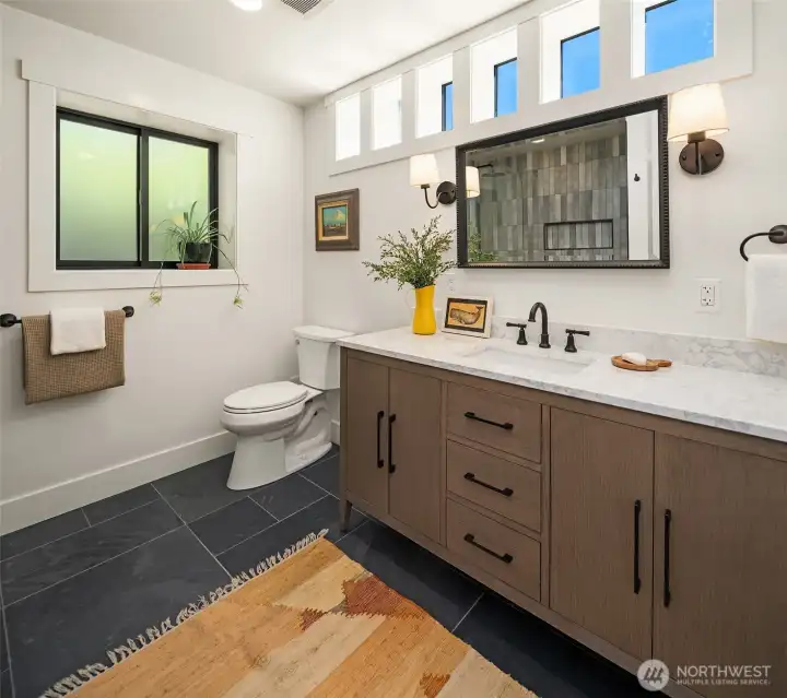 Primary ensuite bath