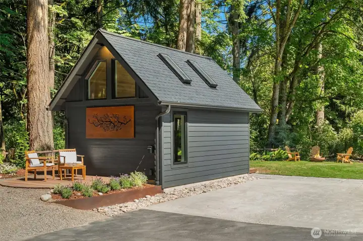 Detached studio for office, play or art