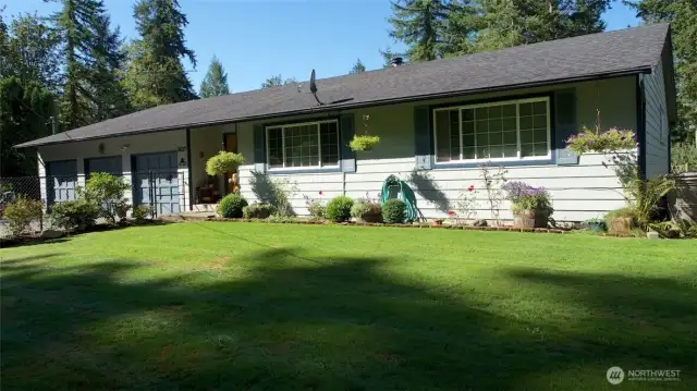Rambler with 3-car garage!