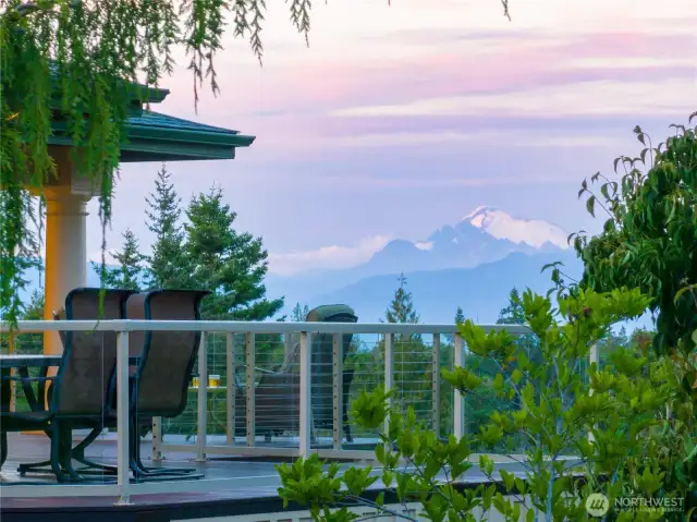 Isn't this a lovely view of Mount Baker?  That's the front deck that you could be sitting on and enjoying this right now!
